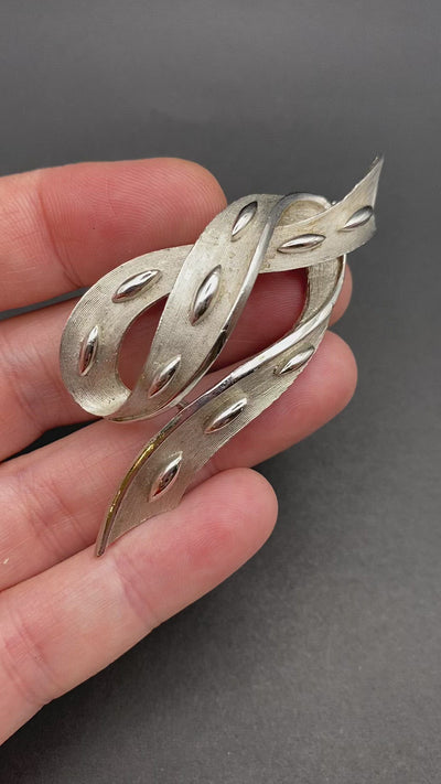 1960s Signed Trifari Silver Metal Knot Brooch