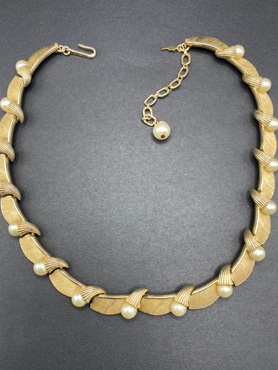 Classic 1950s Vintage Trifari Collar Necklace