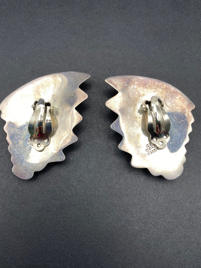 Stylish 1980s Taxco Mexico Clip on Earrings