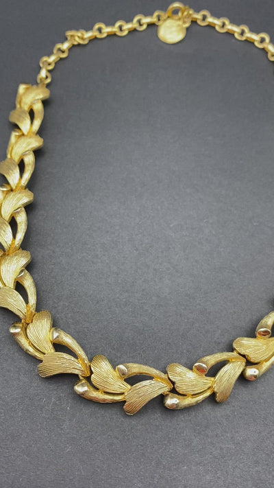 1950s Lovely Quality Necklace (not signed)